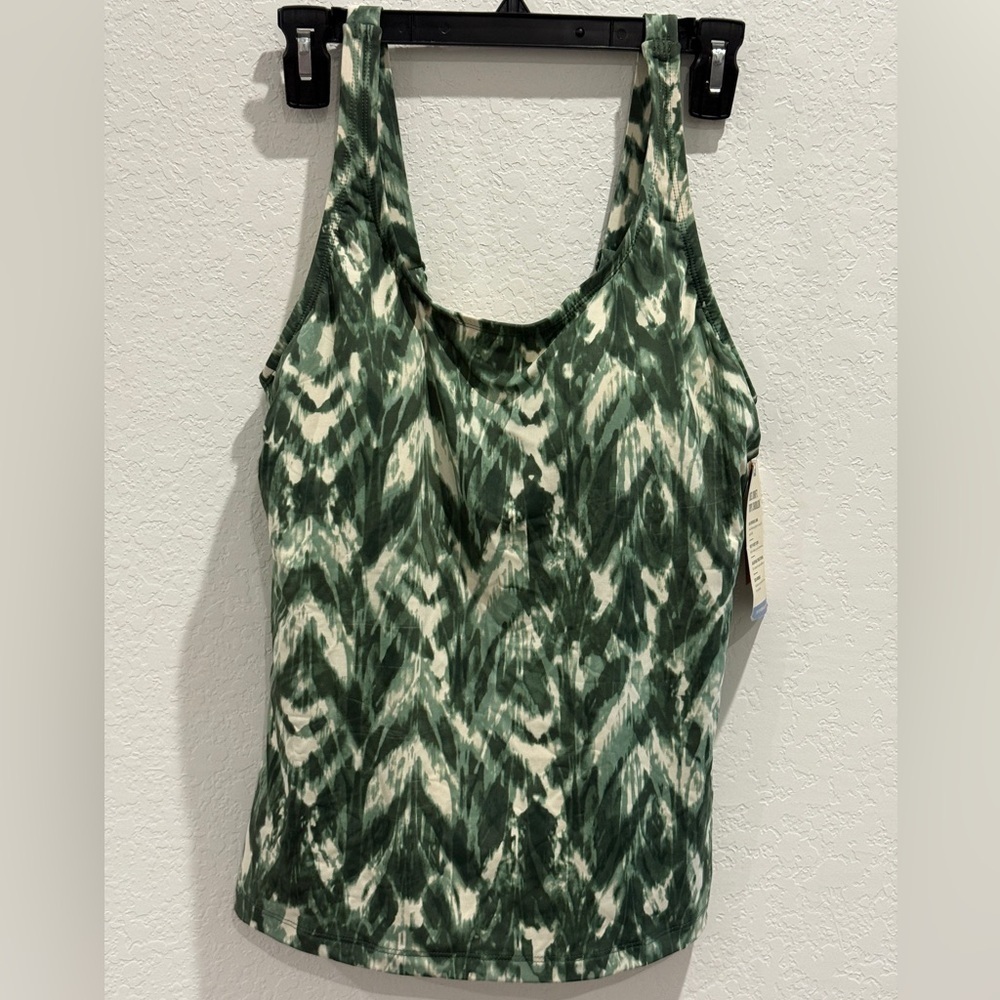 Duluth Trading Co Green and White Fitted Tank Top